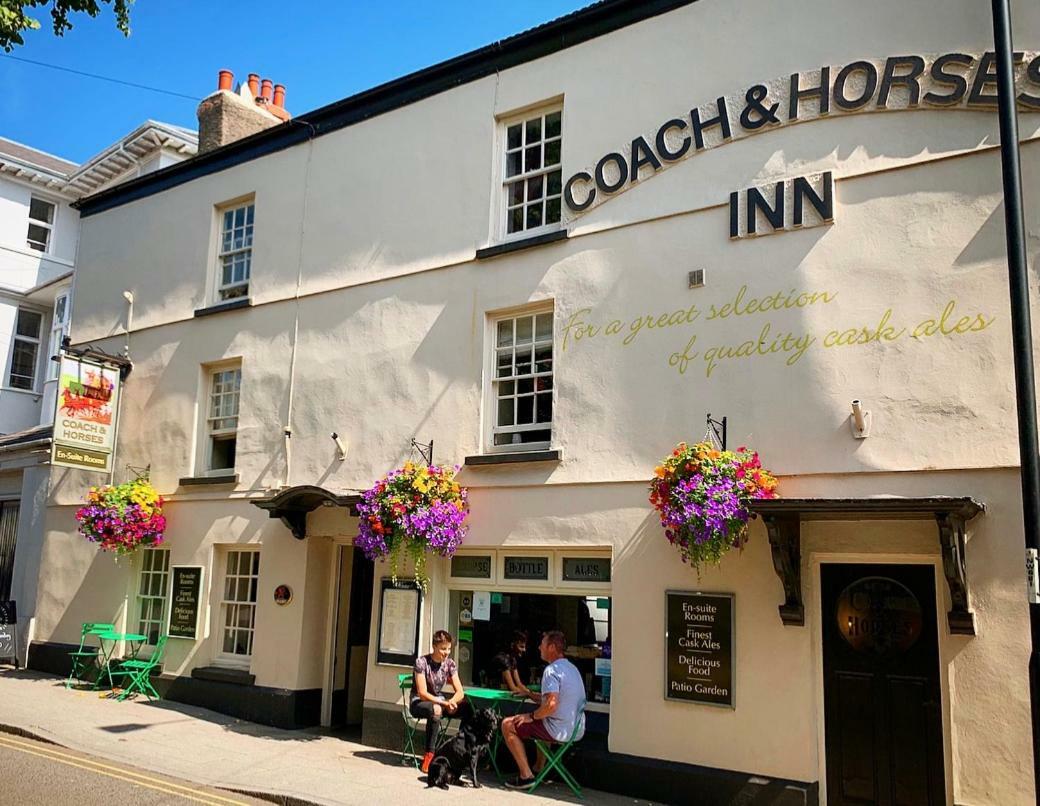 The Coach And Horses Inn เชปสโตว์ ภายนอก รูปภาพ